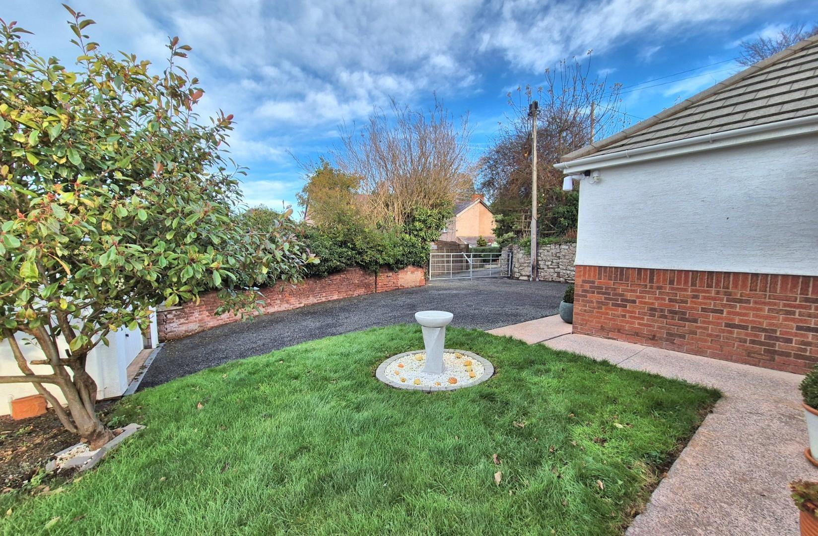 Prior Street, Ruthin - GARDENS