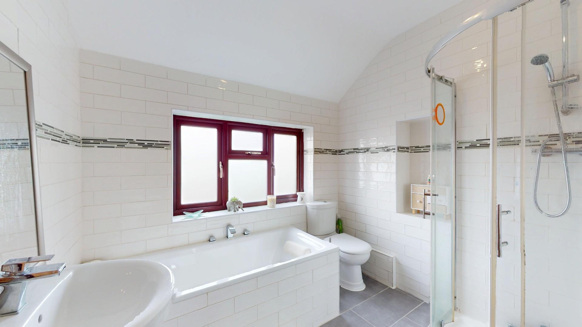 Maes Llan, Llanarmon-Yn-Ial, Mold - BATHROOM