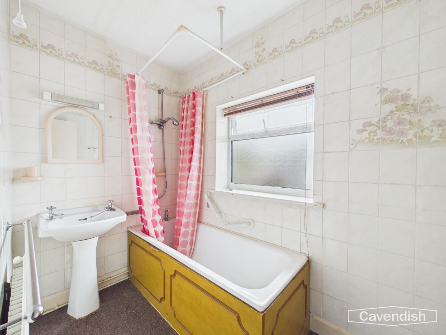 The Nook, Newton, Chester - BATHROOM