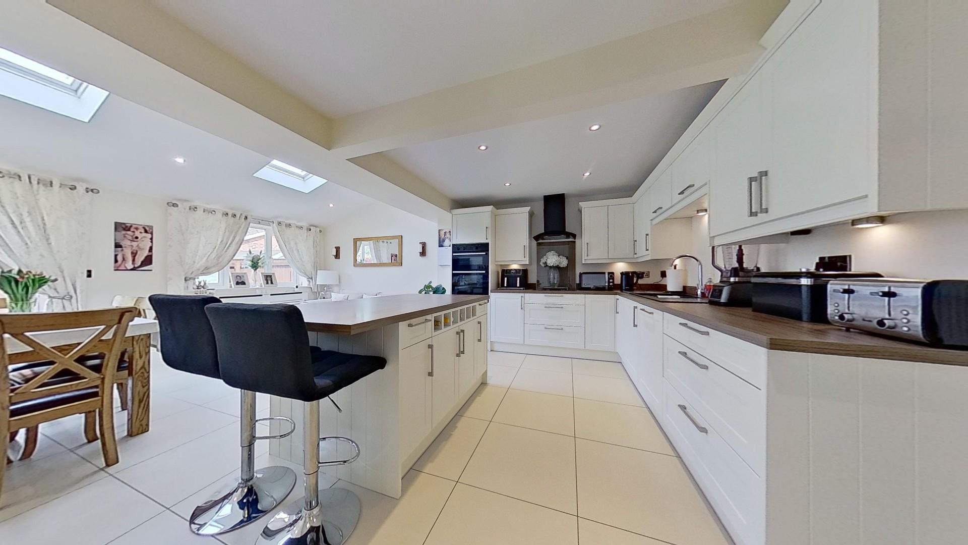 Courtney Road, Saltney, Chester - BREAKFAST KITCHEN