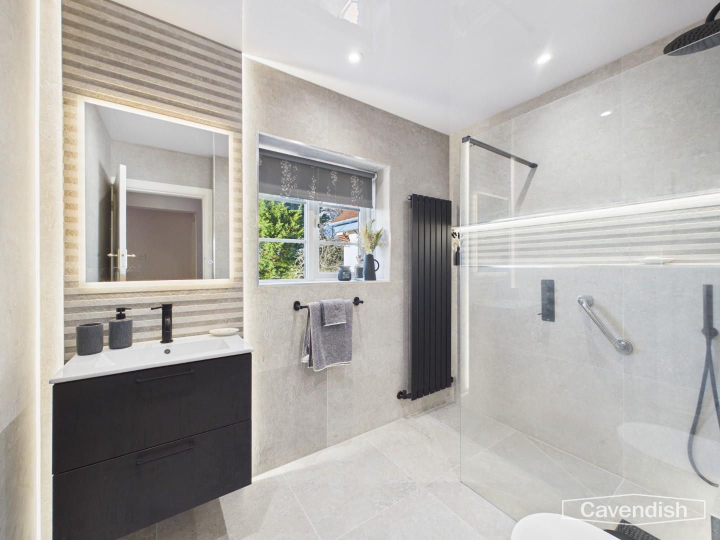 Upton Lane, Upton, Chester - SHOWER ROOM