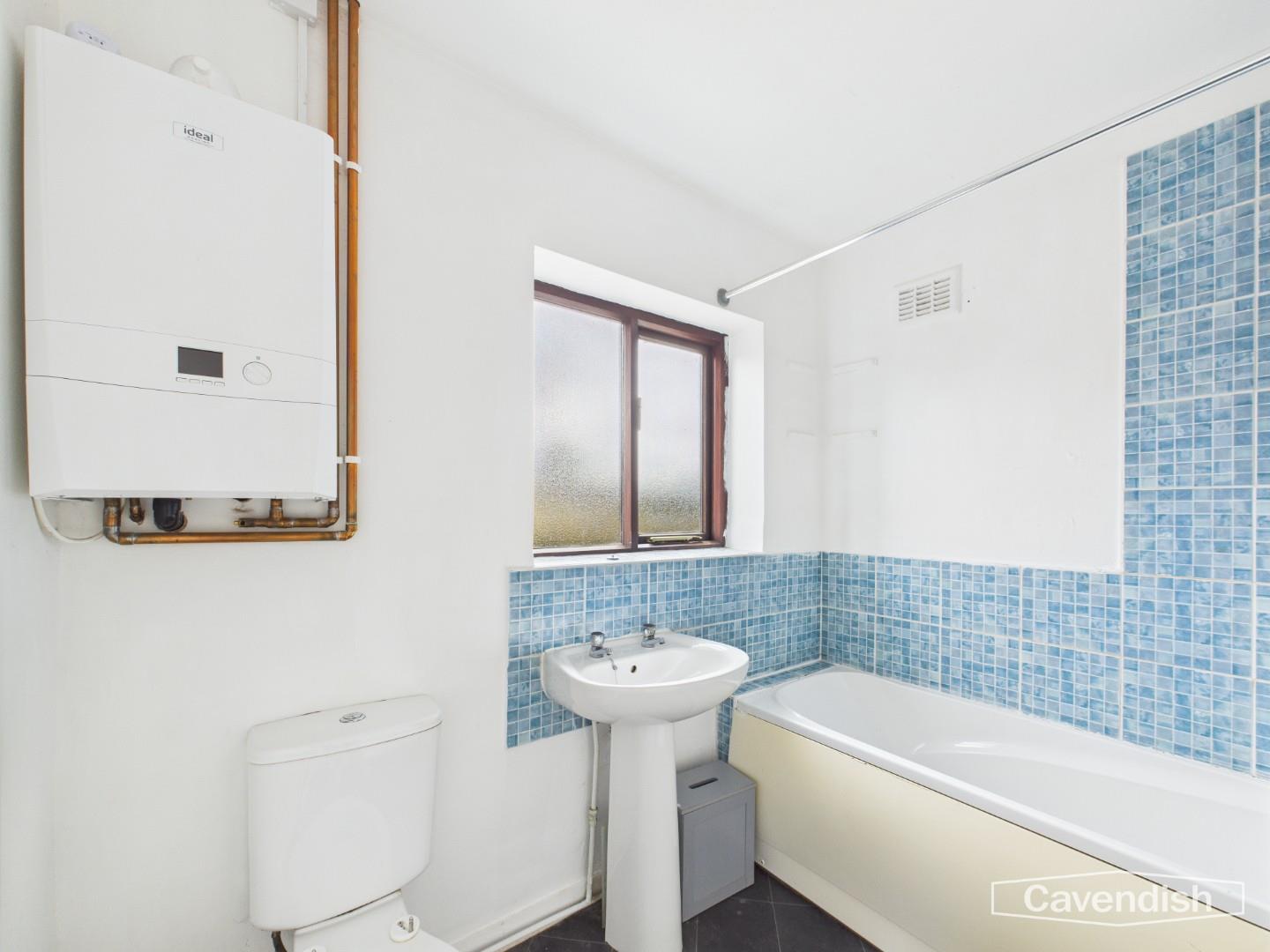 Greystone Road, Great Boughton, Chester - Bathroom
