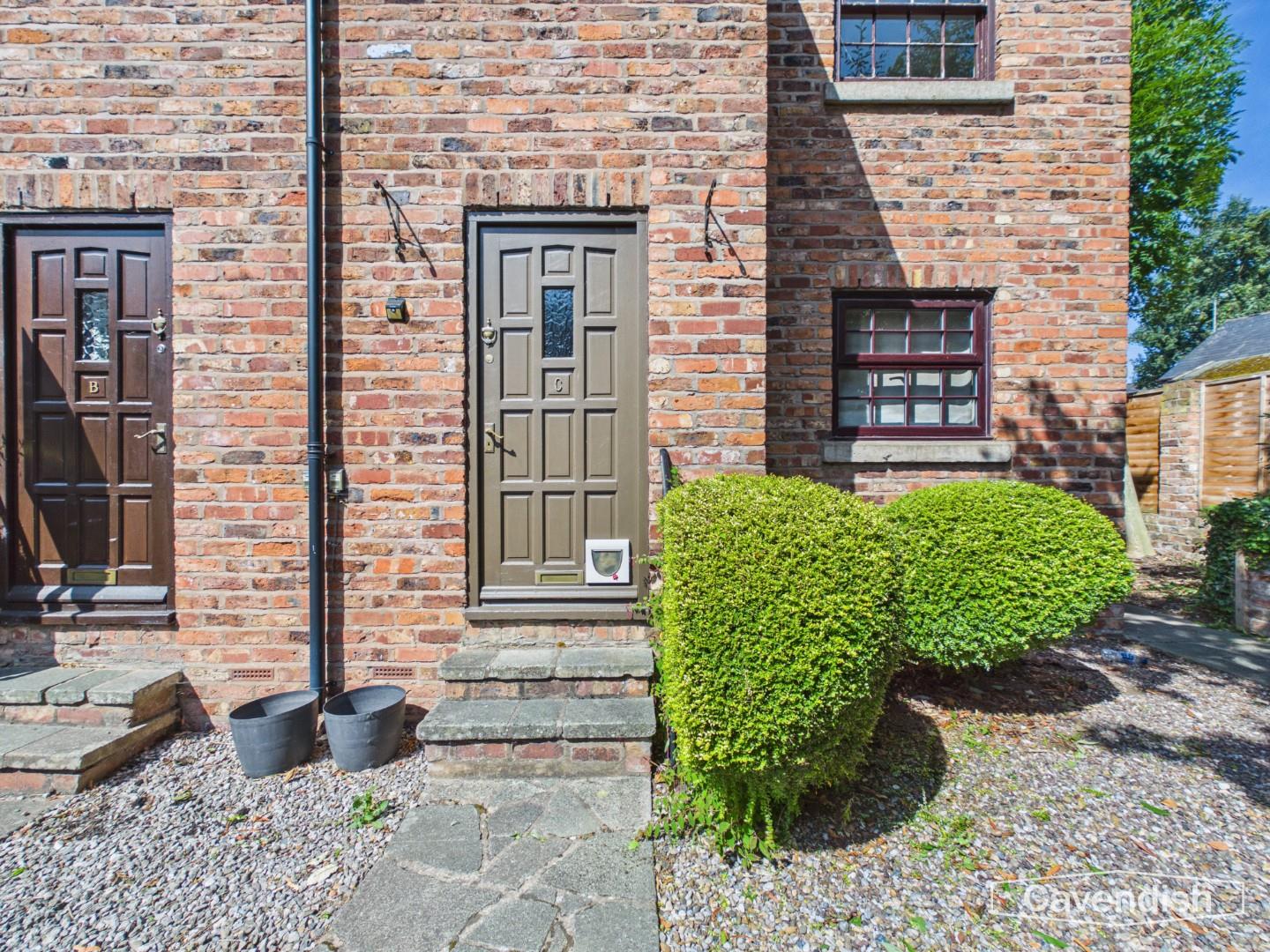 Hoole Lane, Chester - THE ACCOMMODATION COMPRISES: