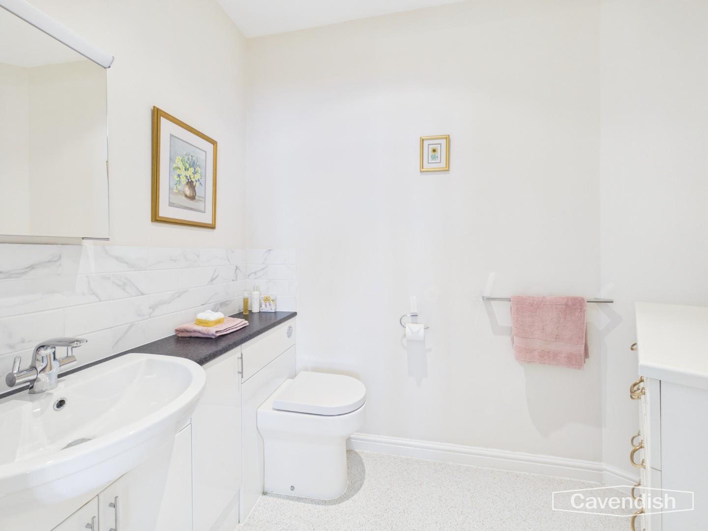Bowling Green Court, Brook Street, Chester - EN-SUITE WC