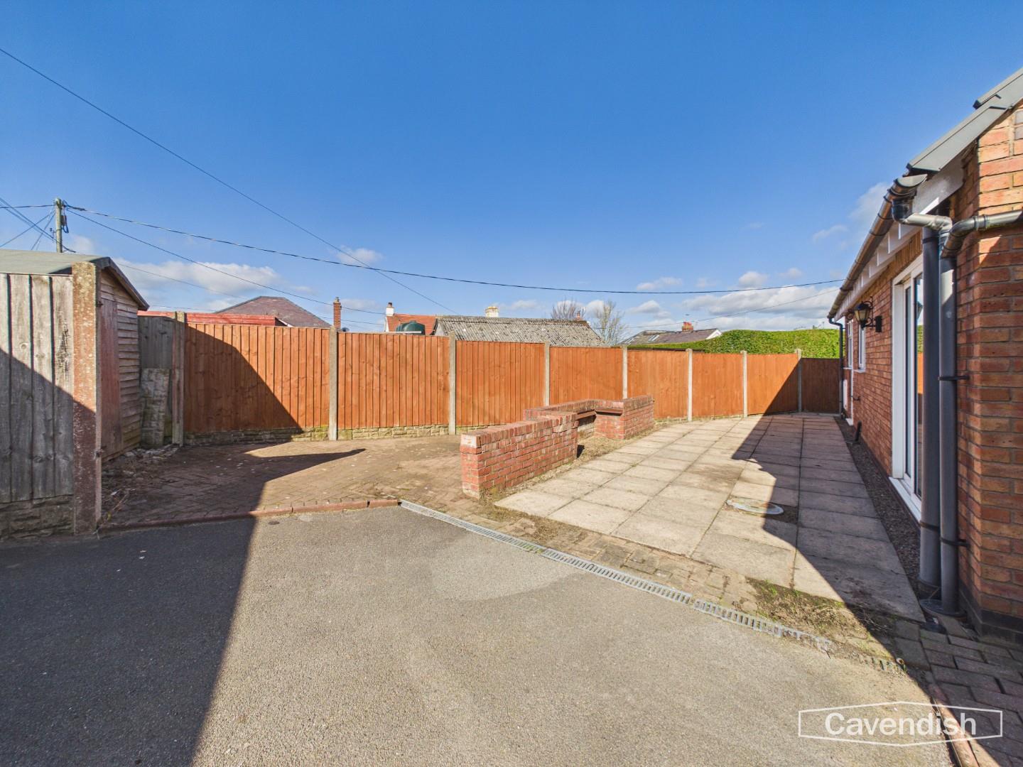 Gegin Lane, Croeshowell, Llay - OUTSIDE REAR