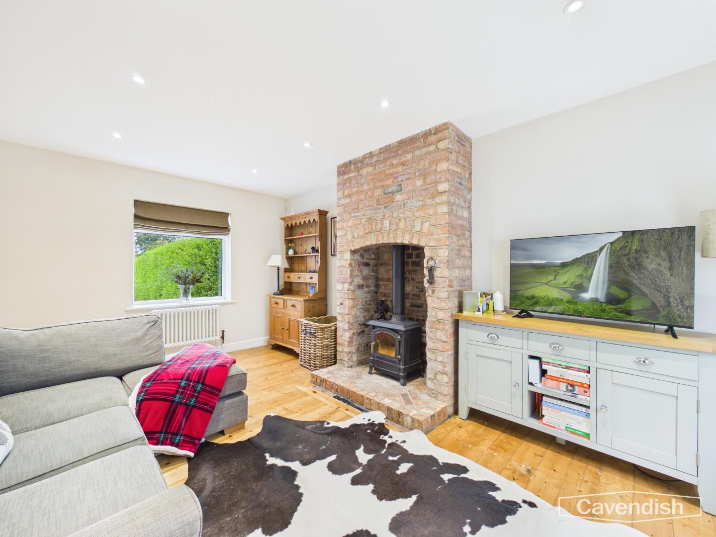 Chester Road, Garden City, Wrexham - LIVING ROOM