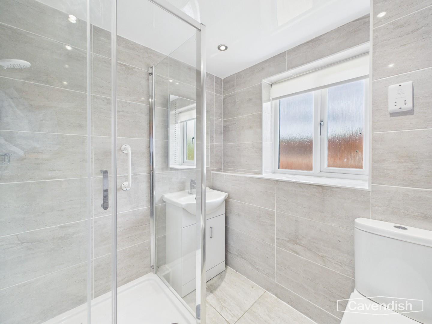 Dove Close, Elton, Chester - SHOWER ROOM