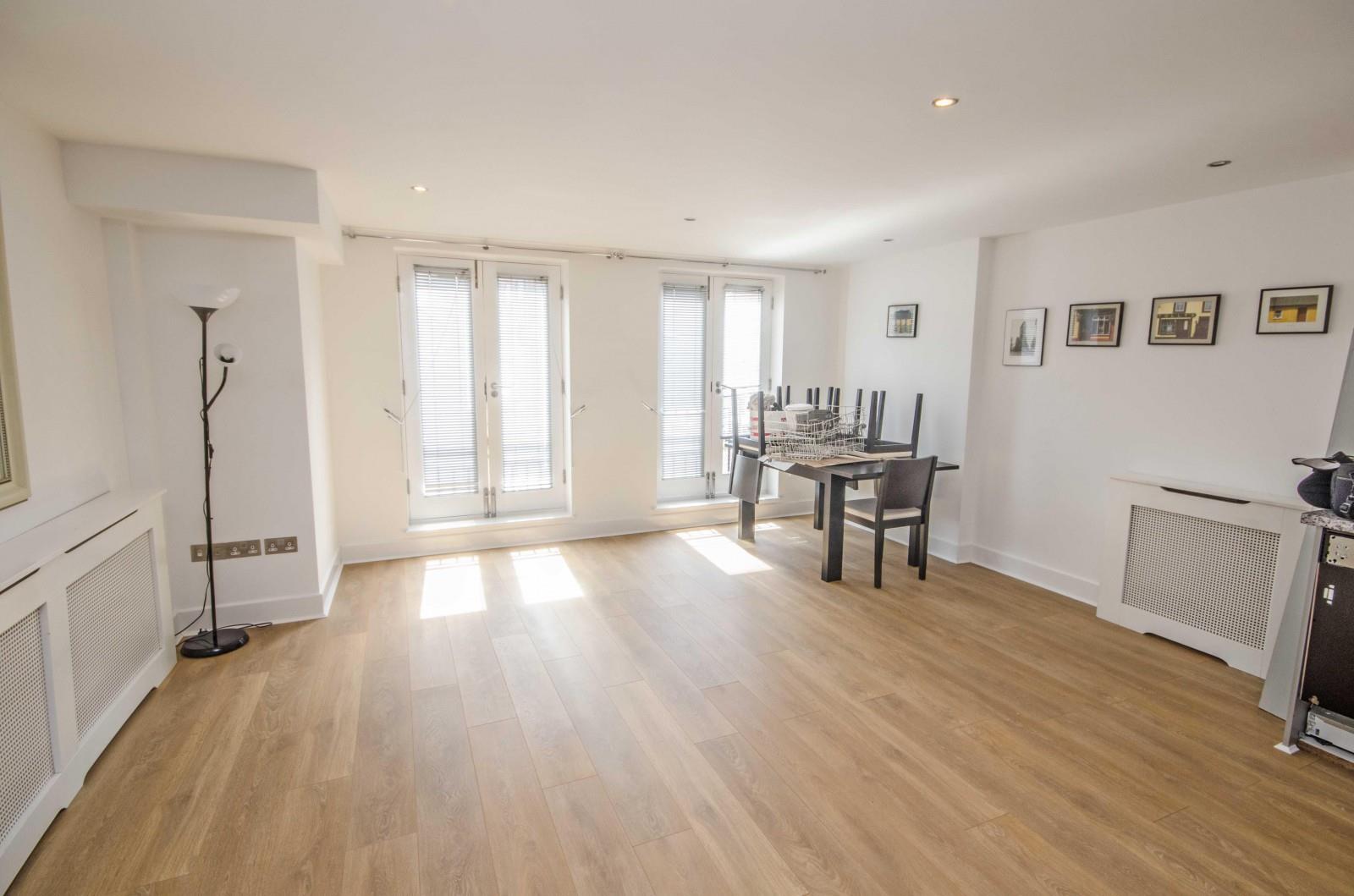 Commonhall Street, Chester - LIVING ROOM/DINING AREA AND KITCHEN