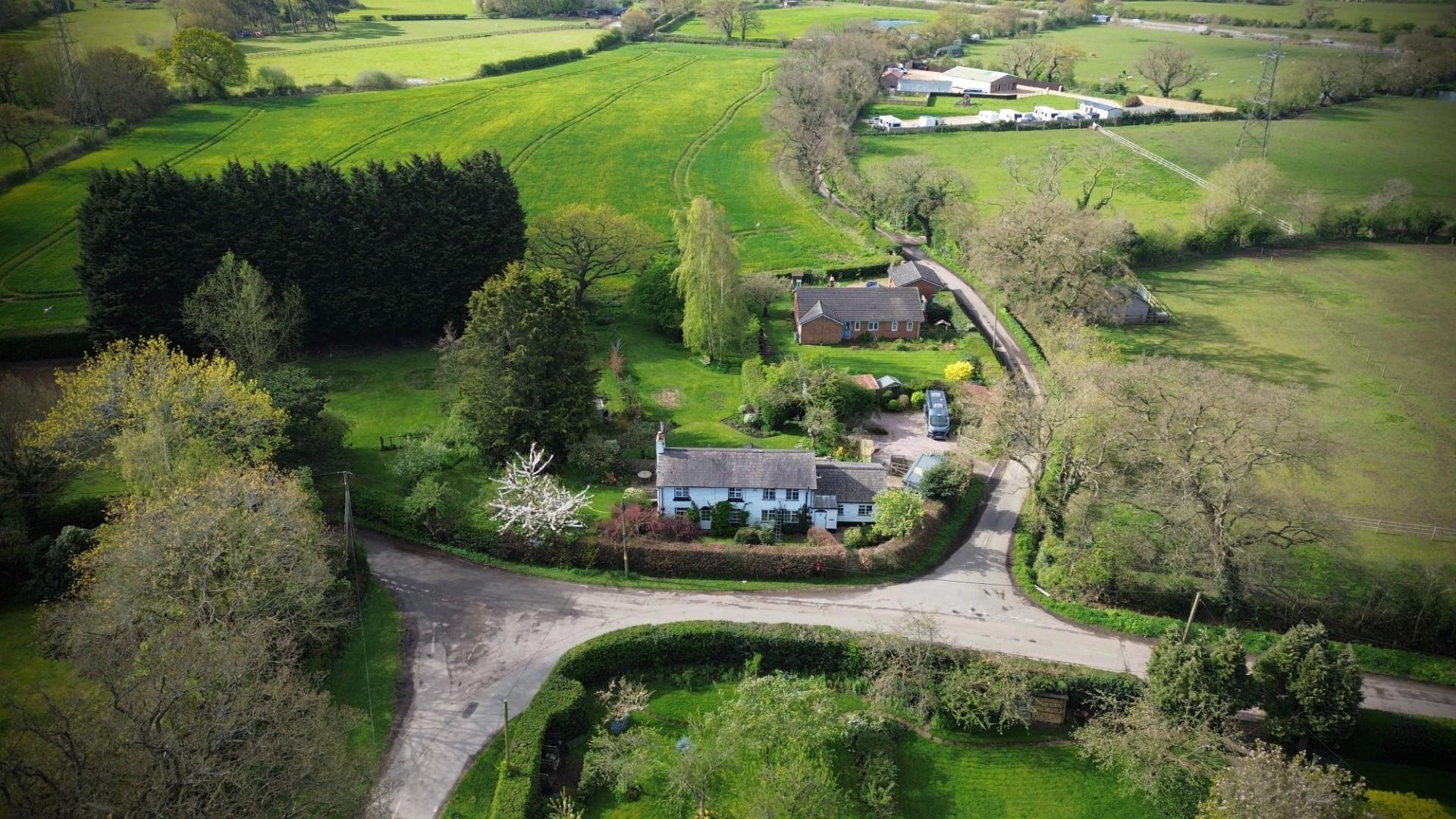 Picton Gorse Lane, Picton, Chester - DRONE PHOTO 1