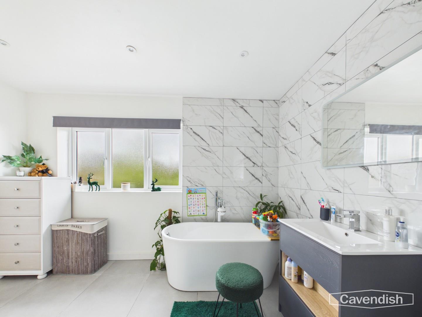 Becketts Lane, Great Boughton, Chester - Bathroom