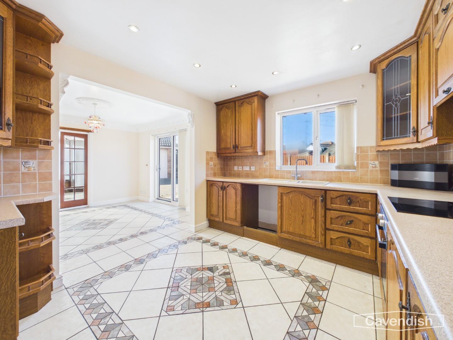 Gegin Lane, Croeshowell, Llay - KITCHEN