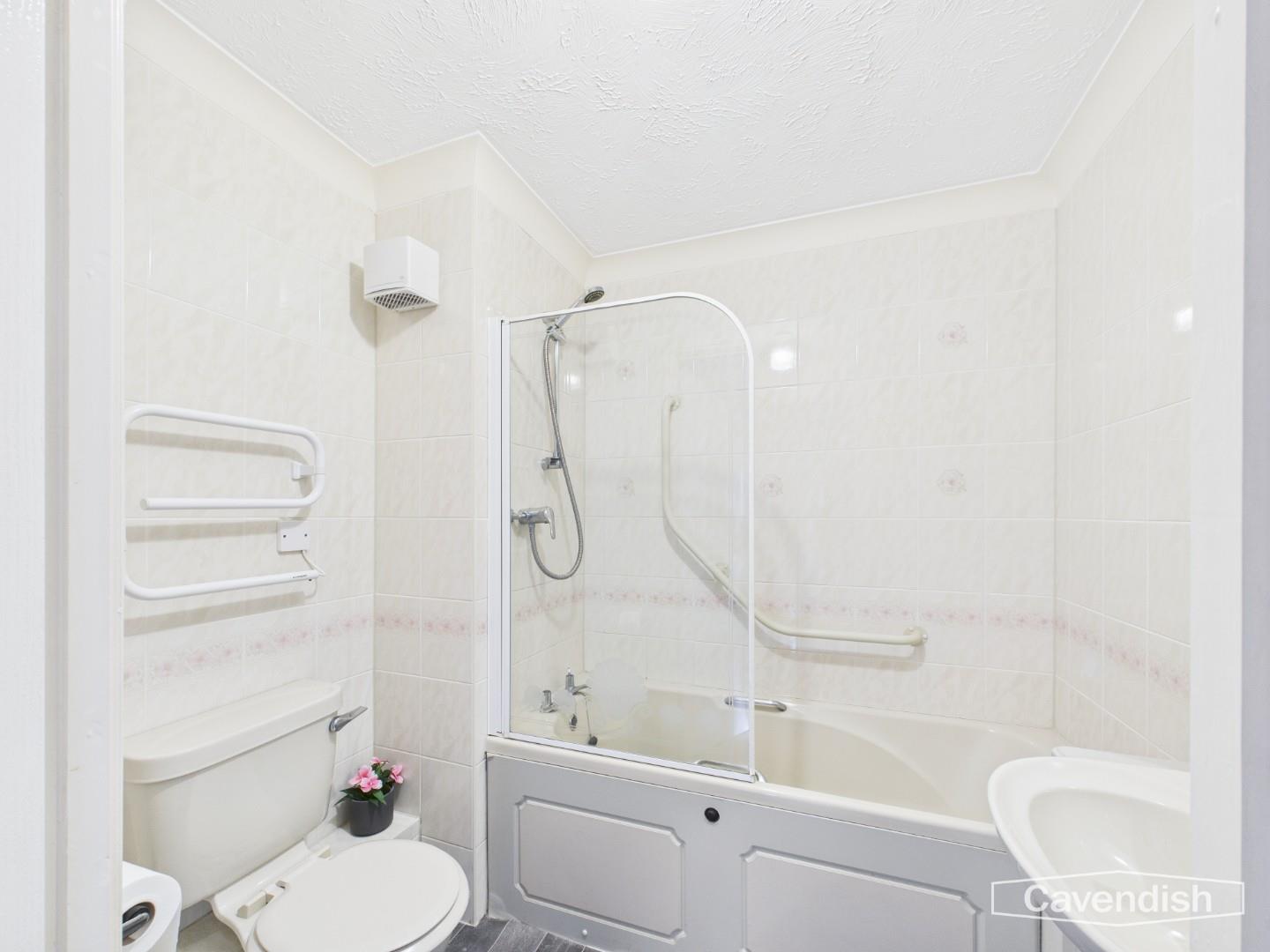 Mallard Court, Upton, Chester - Bathroom