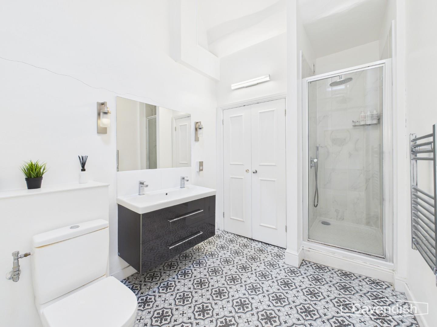 Eastgate Row North, Chester - SHOWER ROOM