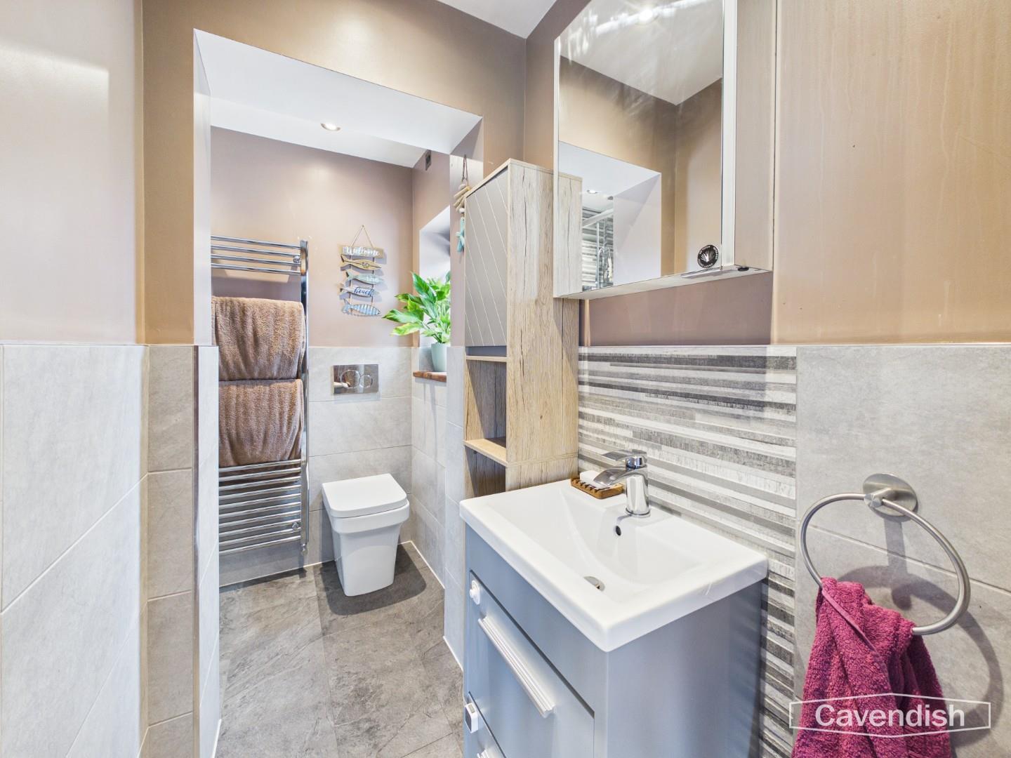 Commonwood, Holt, Wrexham - EN-SUITE SHOWER ROOM