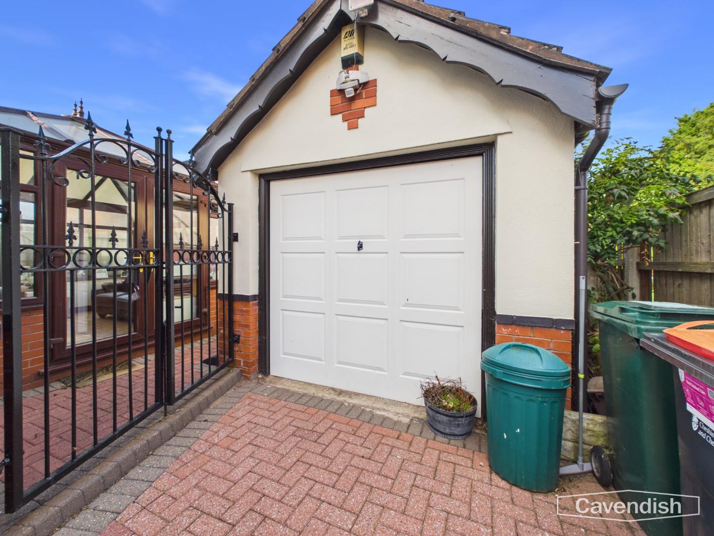 Totland Grove, Newton, Chester - SINGLE GARAGE