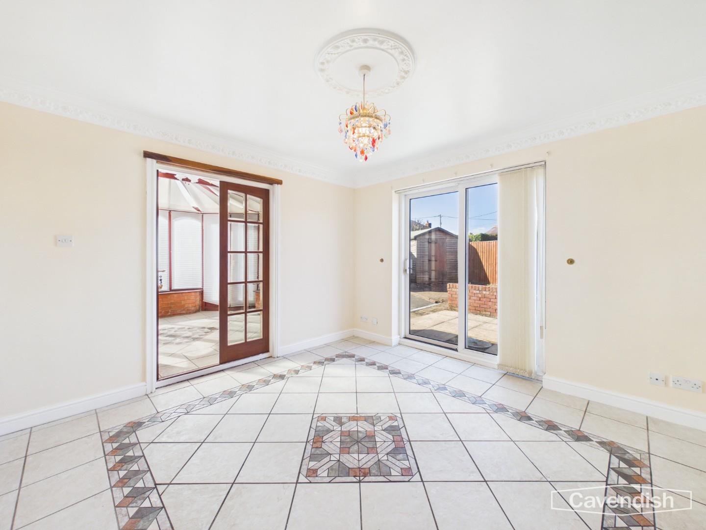 Gegin Lane, Croeshowell, Llay - DINING ROOM