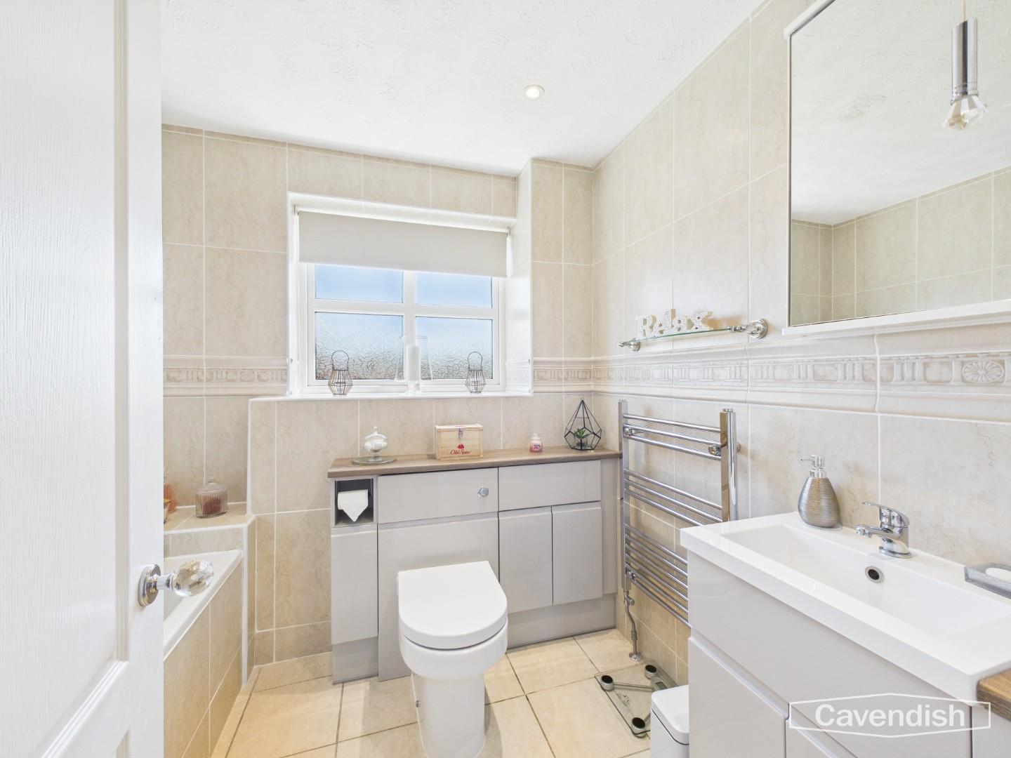 Main Road, Higher Kinnerton, Chester - FAMILY BATHROOM