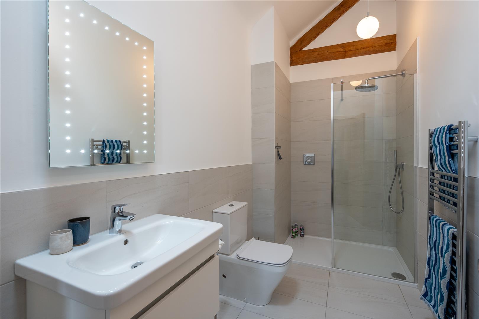 The Green, Poulton, Chester - EN-SUITE SHOWER ROOM