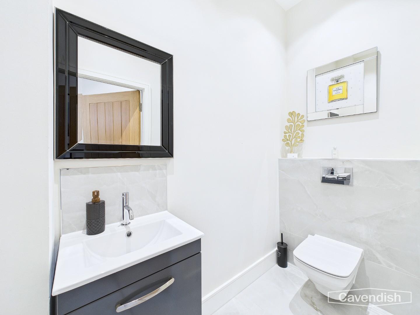 Commonhall Street, Chester - DOWNSTAIRS WC