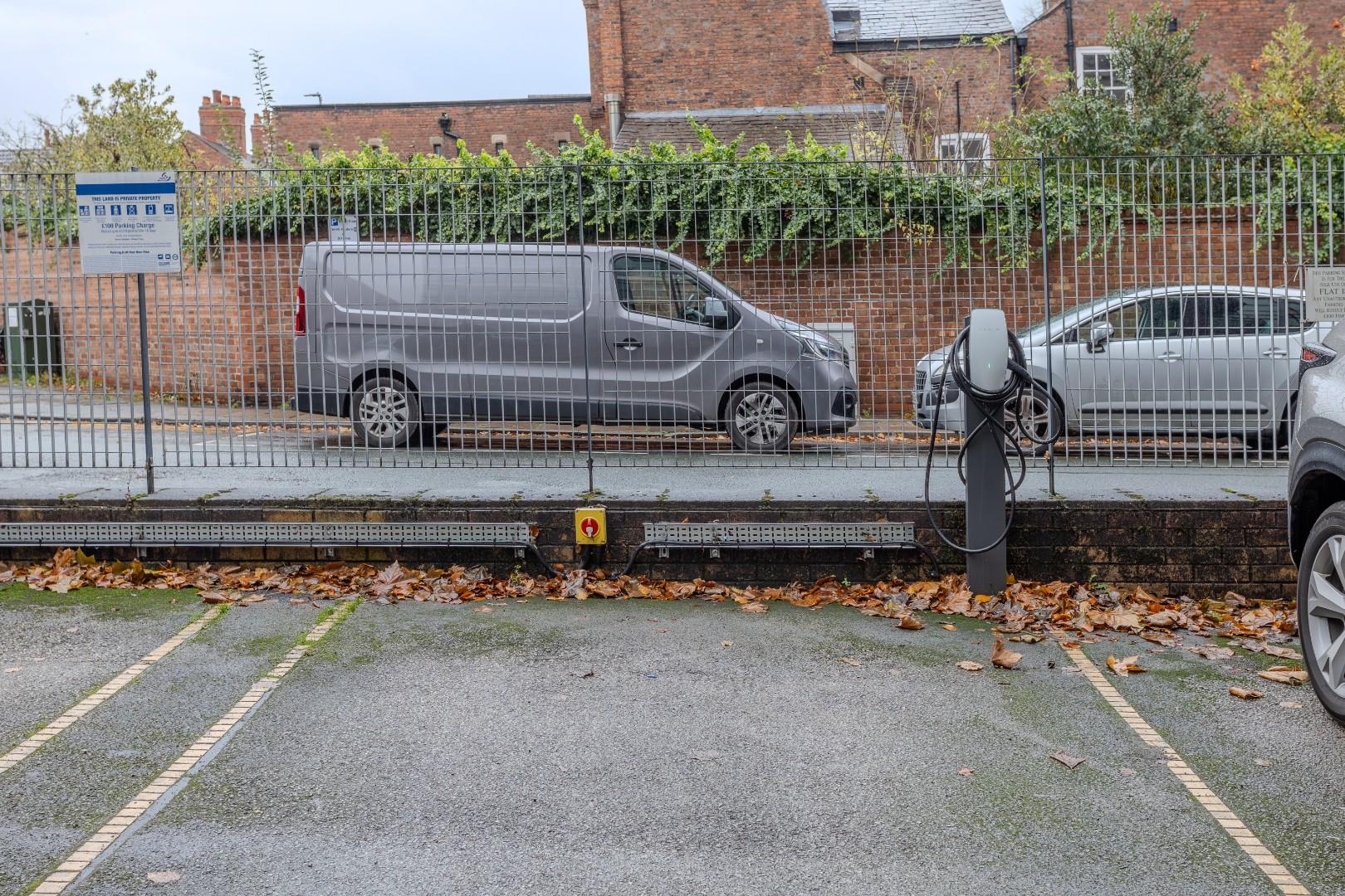 Weaver Street - OUTSIDE