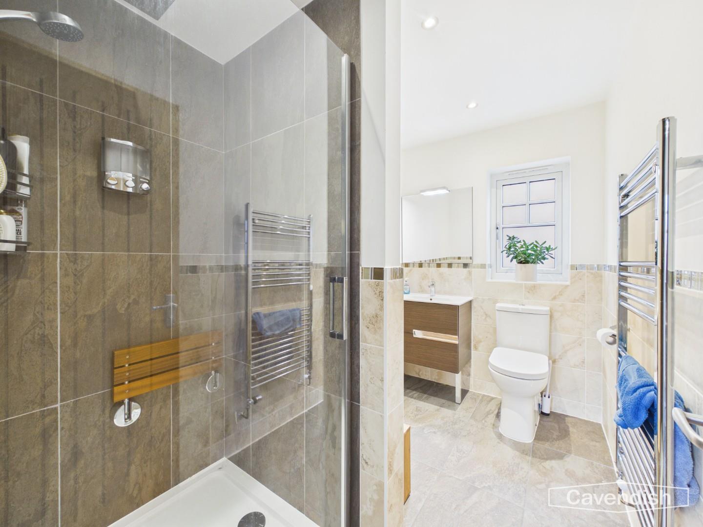 Long Lane, Saughall, Chester - SHOWER ROOM