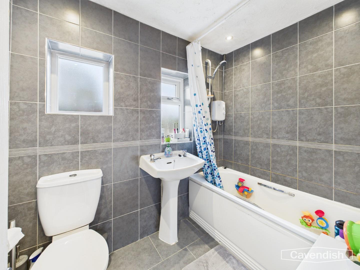Weston Grove, Upton - BATHROOM