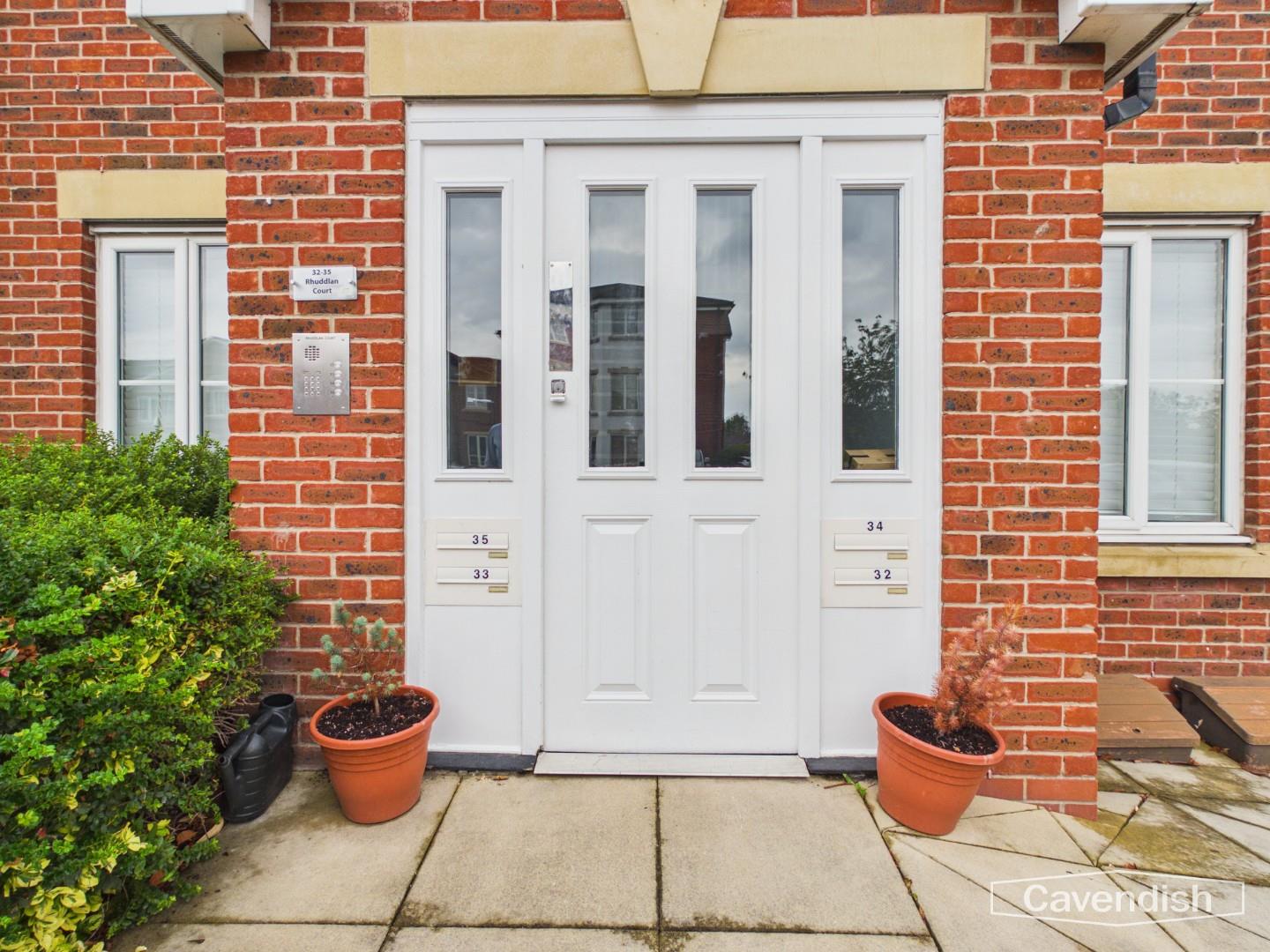 Rhuddlan court, Saltney, Chester - COMMUNAL ENTRANCE HALL