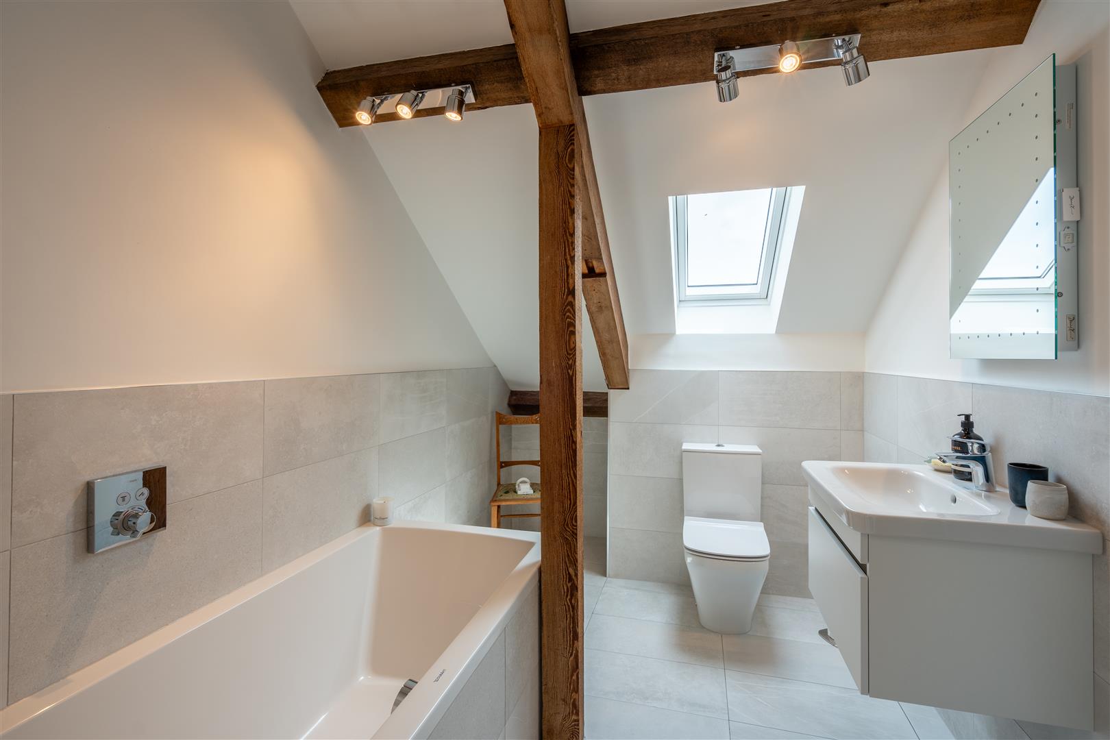 The Green, Poulton, Chester - FAMILY BATHROOM