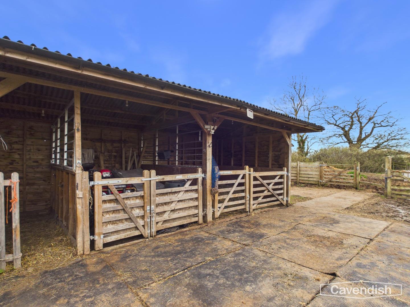 Commonwood, Holt, Wrexham - OPEN SHELTER/HAY STORE