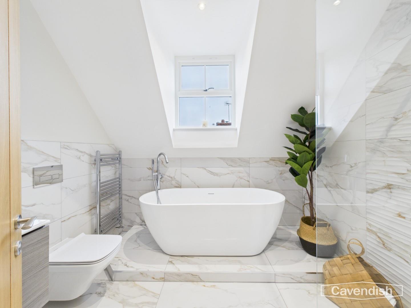 Commonhall Street, Chester - EN-SUITE BATHROOM