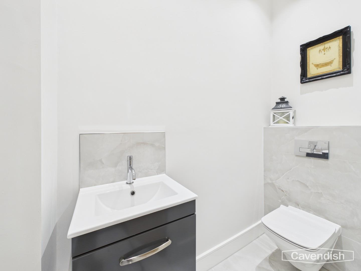 Commonhall Street, Chester - DOWNSTAIRS WC