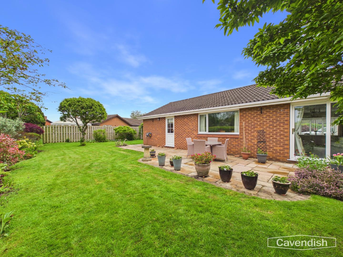 Penfold Way, Dodleston, Chester - SIDE GARDEN
