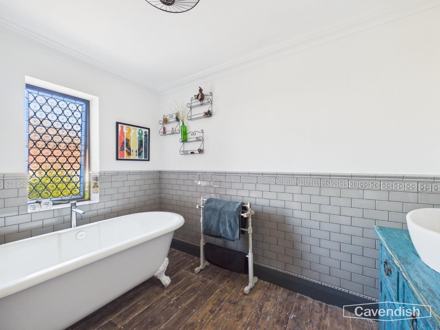 Becketts Lane, Boughton, Chester - EN-SUITE BATHROOM