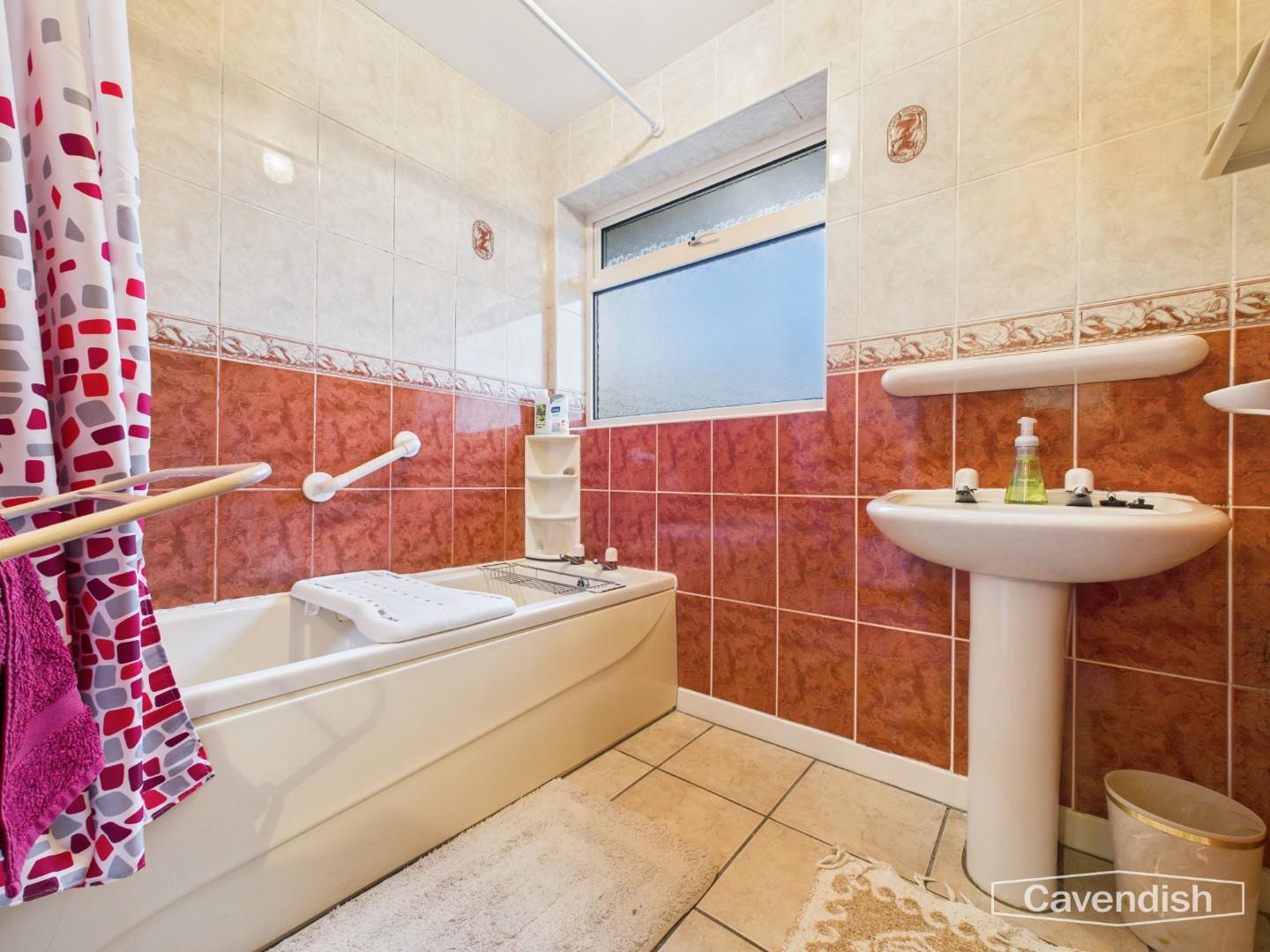 Pen Y Fron Road, Pantymwyn, Mold - Bathroom