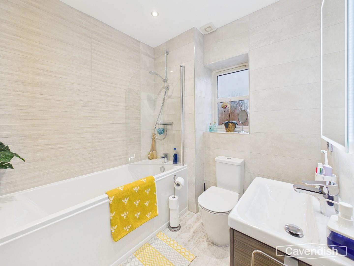 Ffordd Y Gwanwyn, Mold - FAMILY BATHROOM