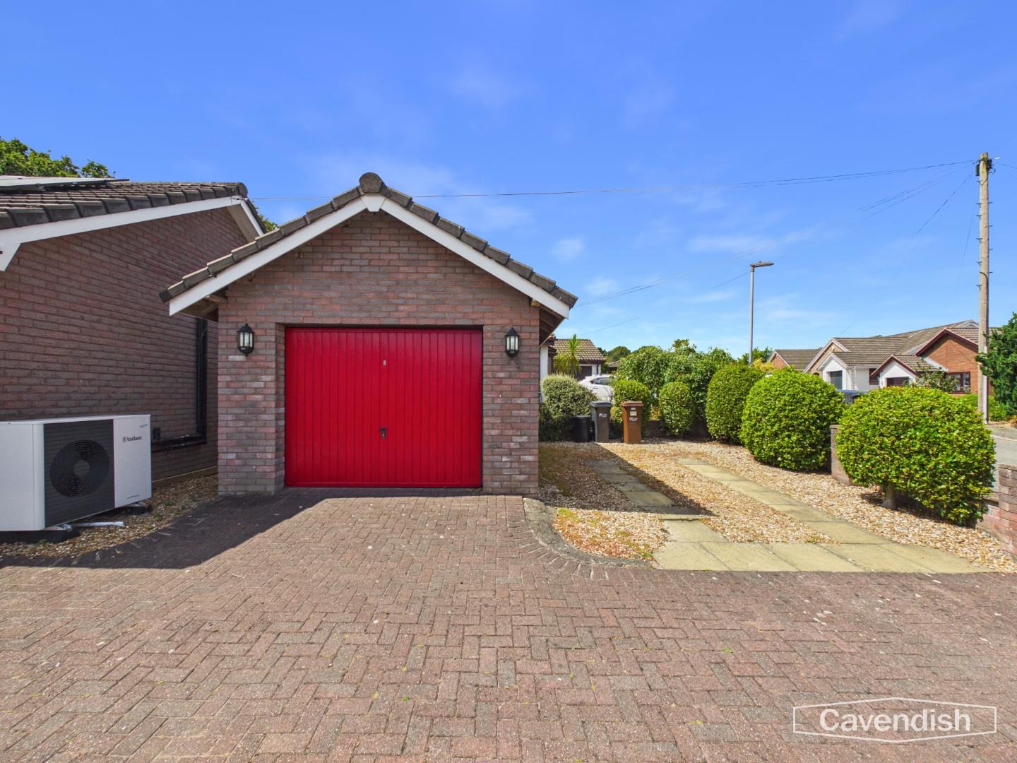 Dinghouse Wood, Buckley - Garage