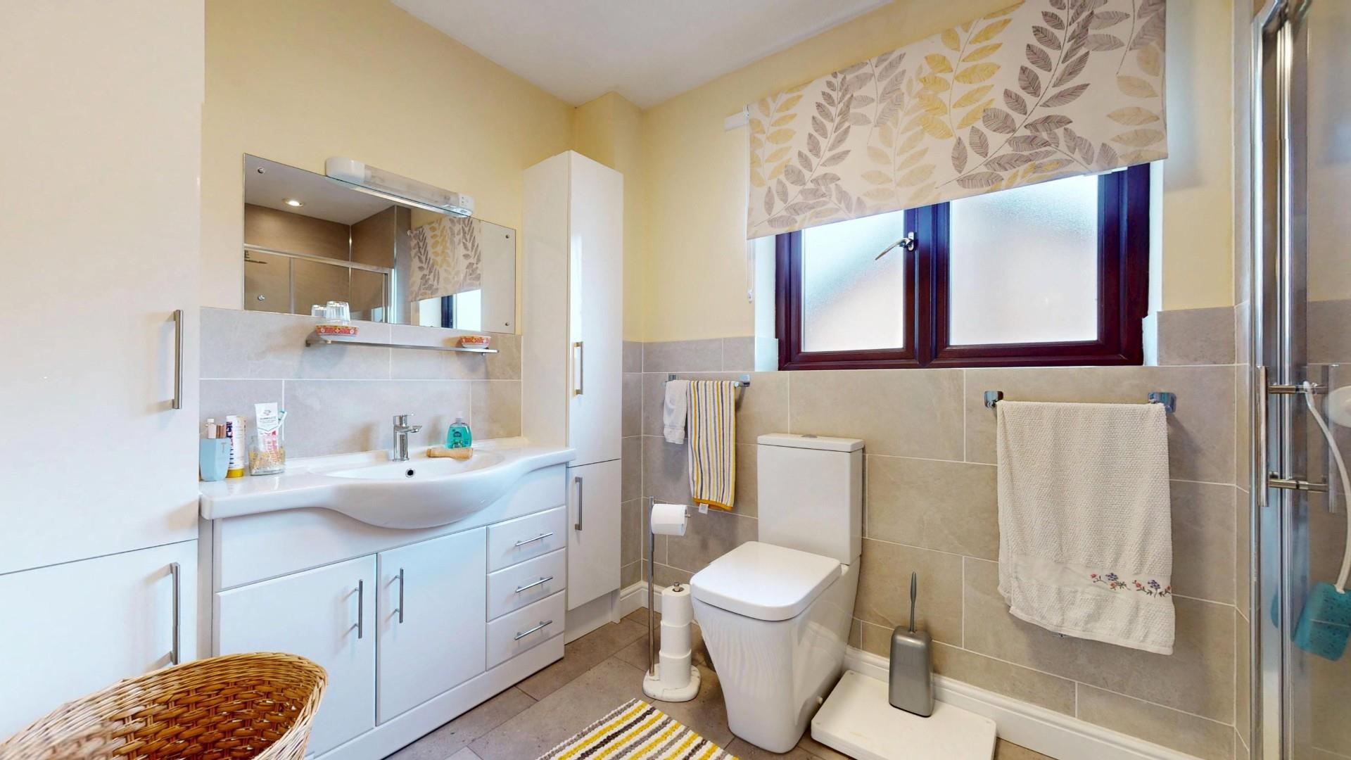 Mold Road, Mynydd Isa, Mold - EN SUITE SHOWER ROOM