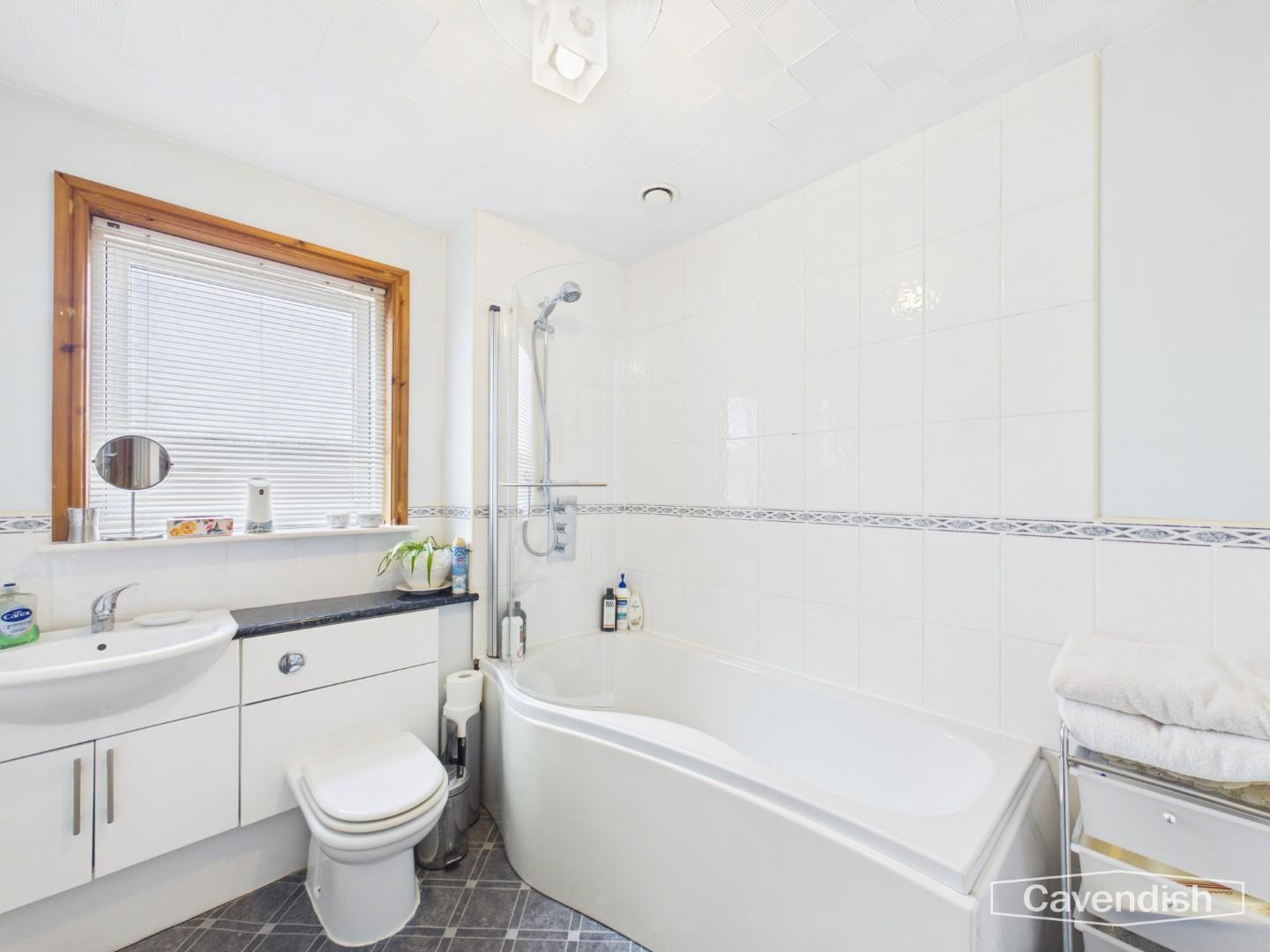 Dinghouse Wood, Buckley - Family Bathroom