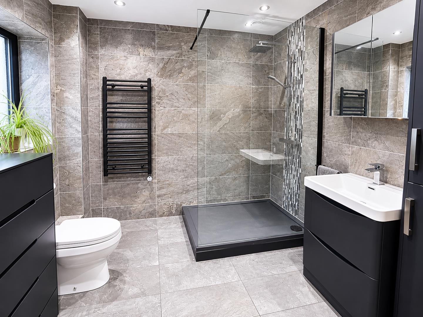 Ffrwd Road, Cefn-Y-Bedd, Wrexham - En Suite