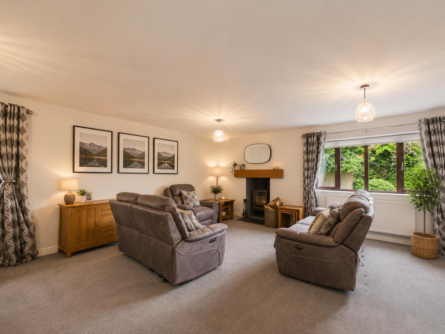 Swan Lane, Gwernymynydd, Mold - Living Room