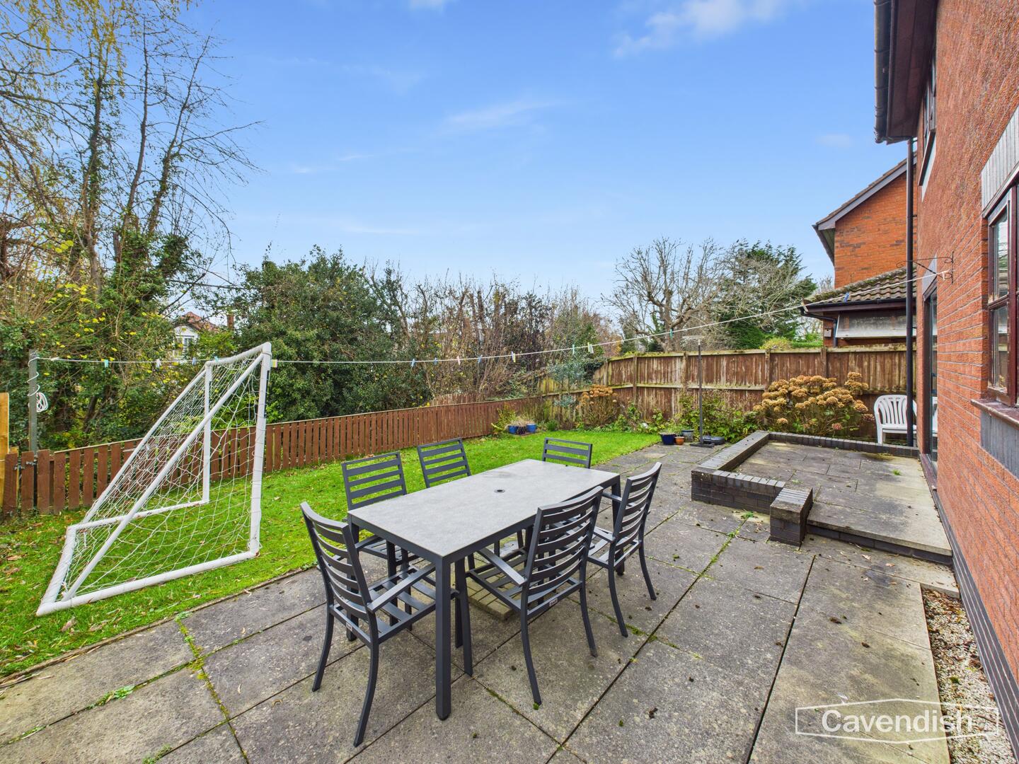 Ffordd Trem Y Foel, Mold - External