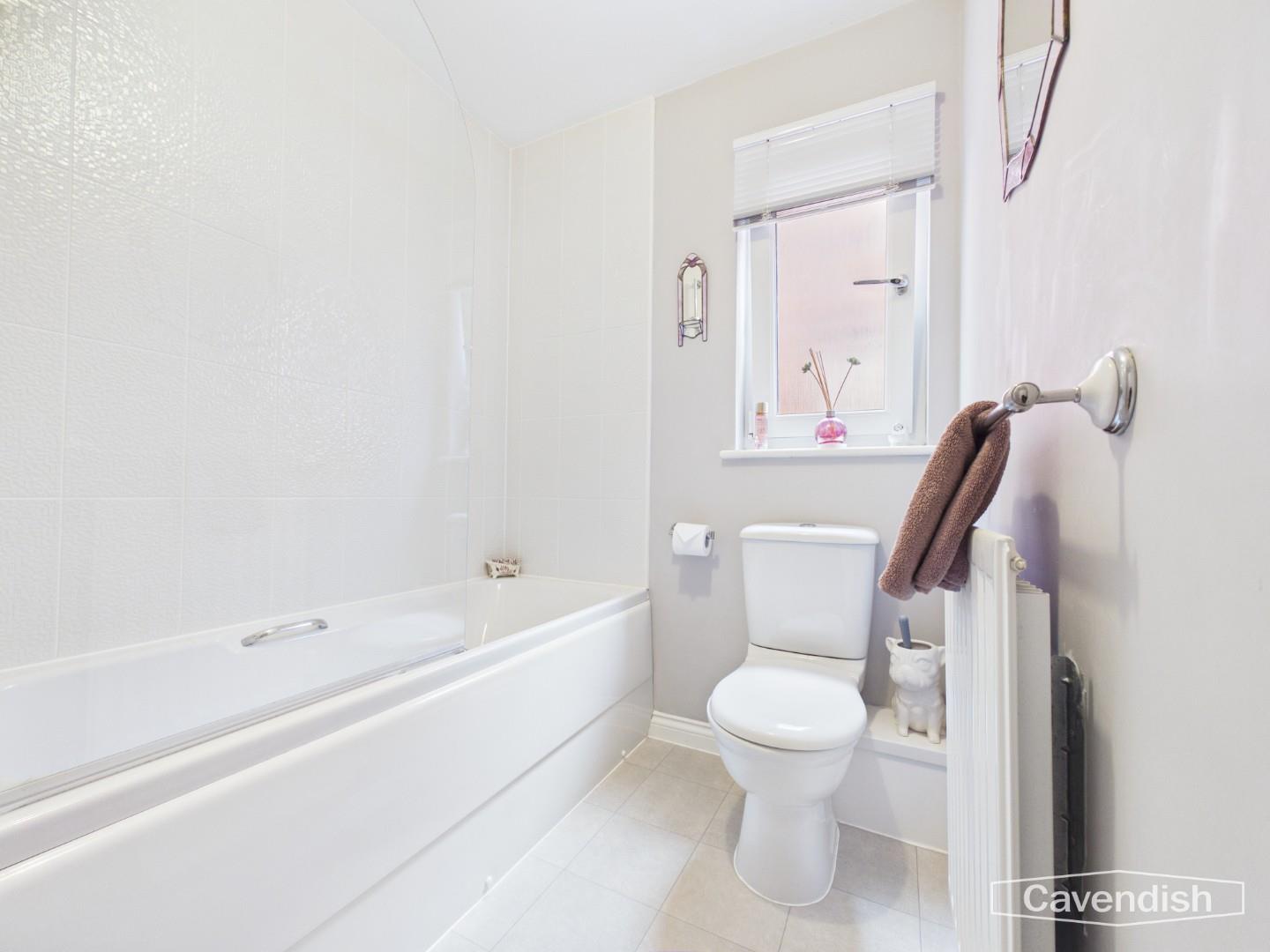 Ffordd Tywod, Mold - Family Bathroom