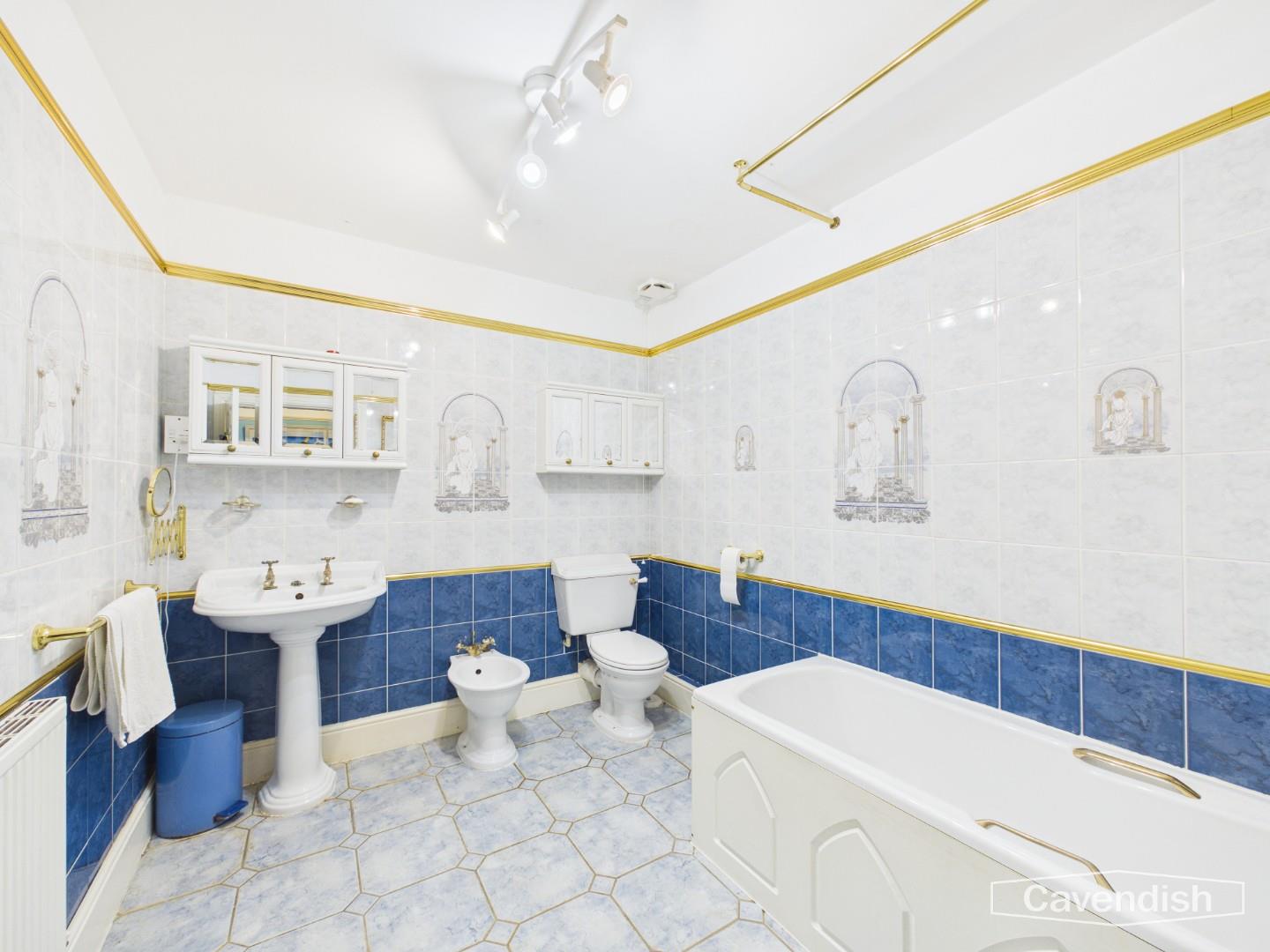 Rhyddyn Hill., Caergwrle, Wrexham - Family Bathroom