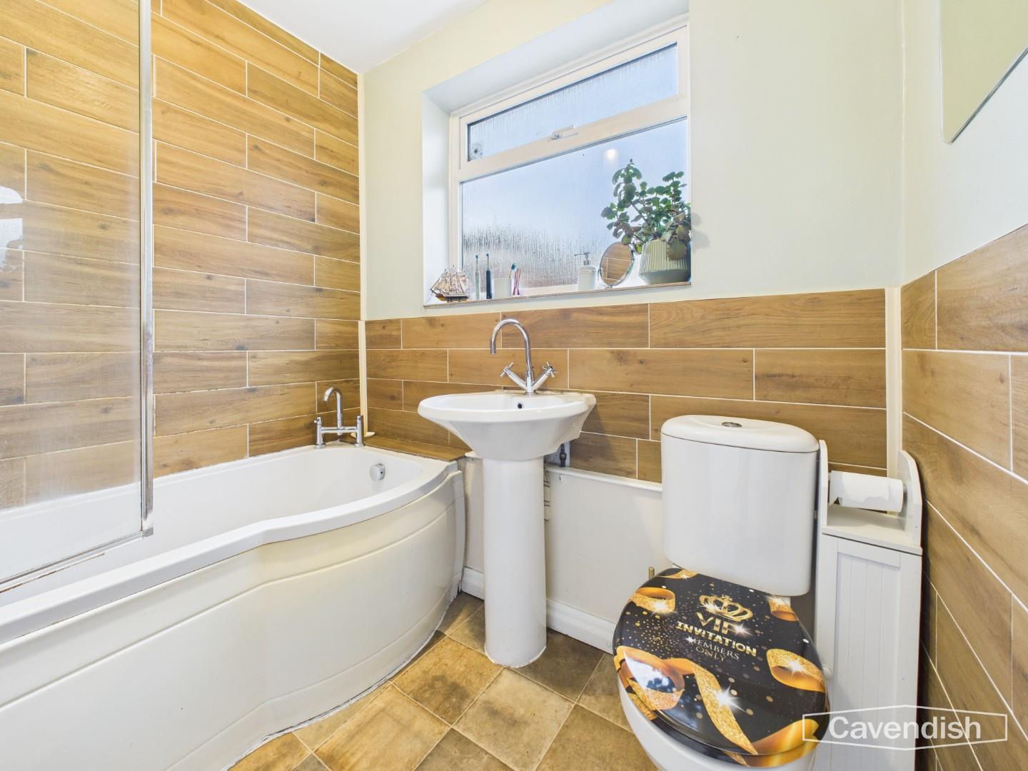 Bramley Way, Hawarden, Deeside - FAMILY BATHROOM