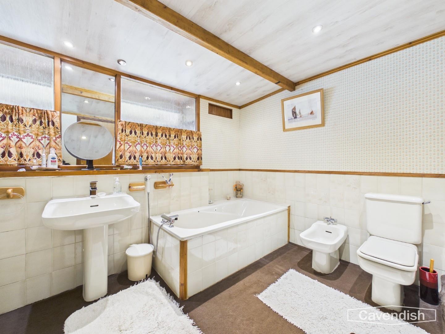 Garreg Boeth, Rhydymwyn, Mold - BATHROOM 1
