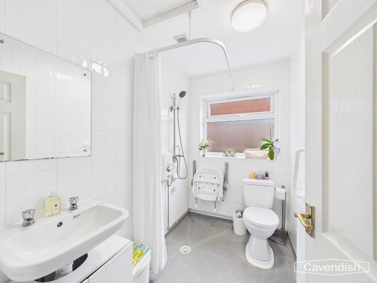 Raewood Avenue, Hawarden, Deeside - Wetroom