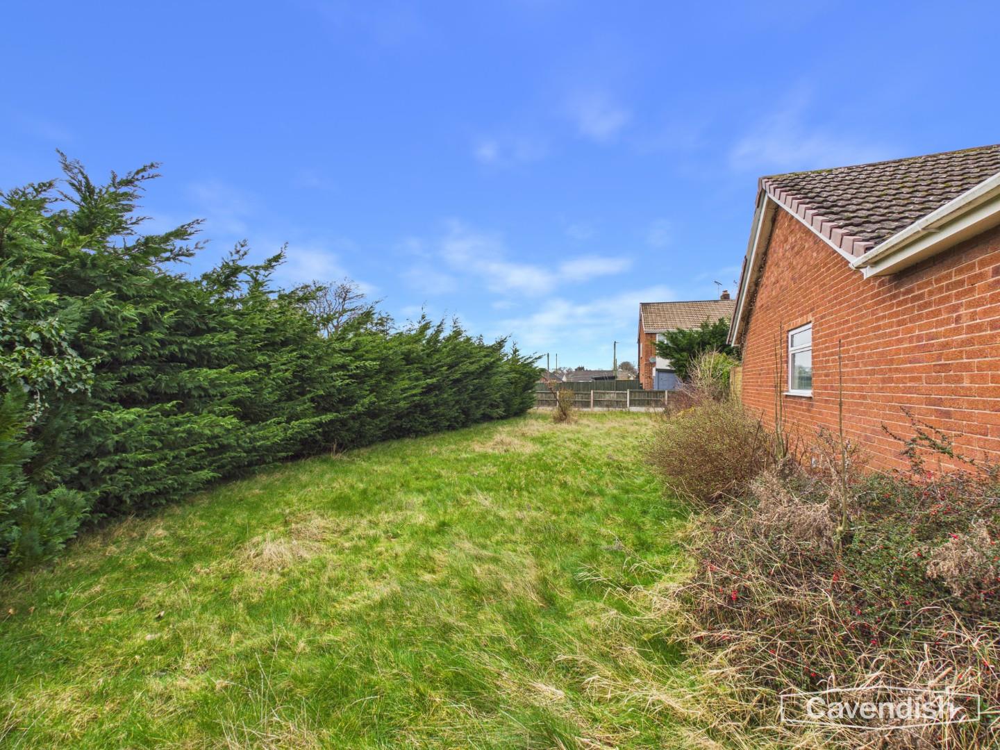 Mold Road, Mynydd Isa, Mold - SIDE GARDEN