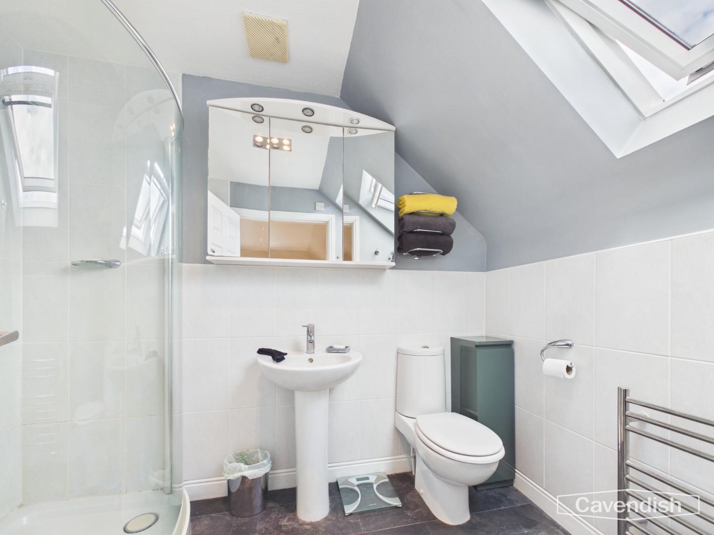 Upper Bryn Coch, Mold - Esnsuite