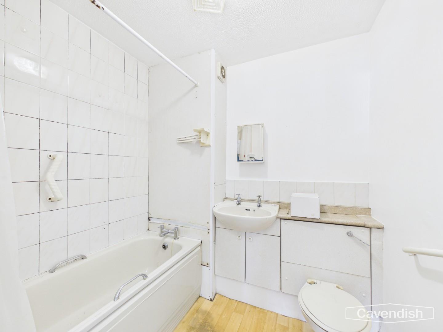 Maes Glanrafon, Brook Street, Mold - Bathroom