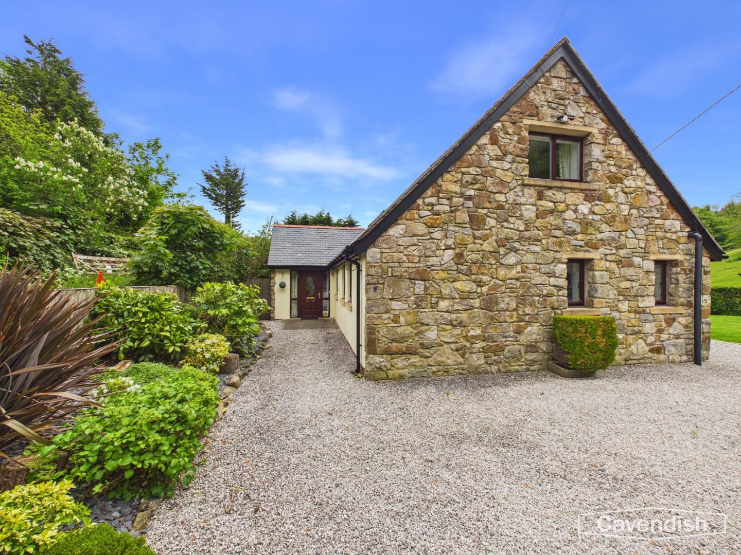 Swan Lane, Gwernymynydd, Mold - External